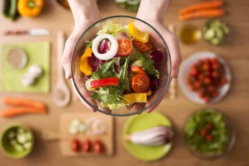 Genetically Modified Food - The Benefits and the Risks 3 Genetically Modified Food - The Benefits and the Risks 2